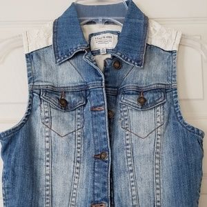 Cute Jean Vest with Lace detailing